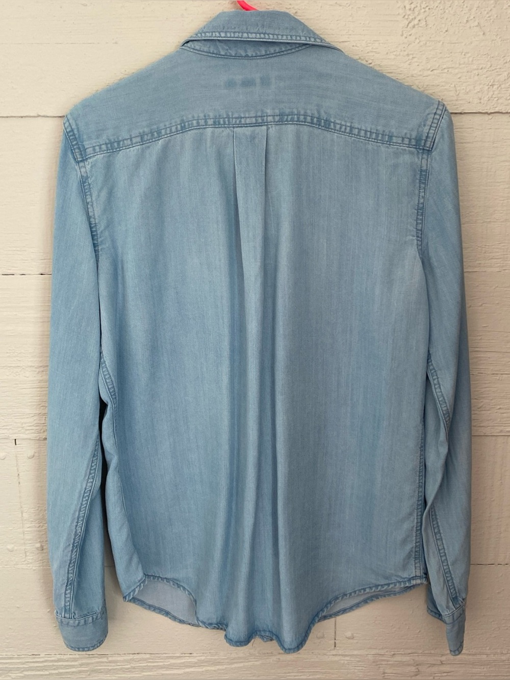 CHAPS Women's Sz M Chambray Blue Shirt Button Up L/S Pockets Tencel Classic - Picture 2 of 10